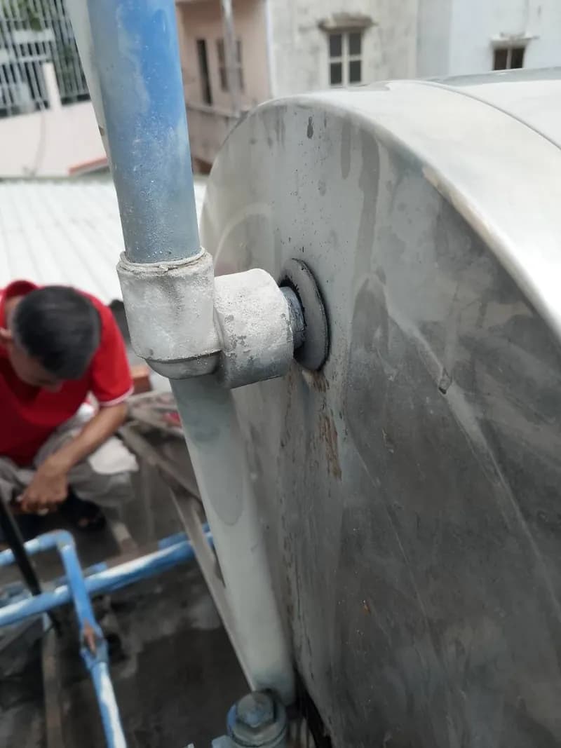Sau khi hoàn thành sửa bình năng lượng mặt trời tại Quận 5 — thợ Đỗ Văn Nhiều (1 sao)