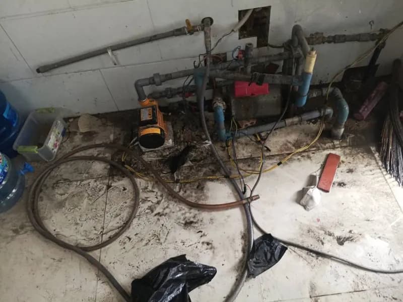Thay ống nước rò rỉ và bảo trì bơm tăng áp Tân Phú tại P.HCM, Tân Phú