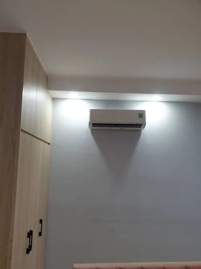 Sau khi hoàn thành sửa máy lạnh treo tường tại Bình Thạnh — thợ Phan Chí Tâm