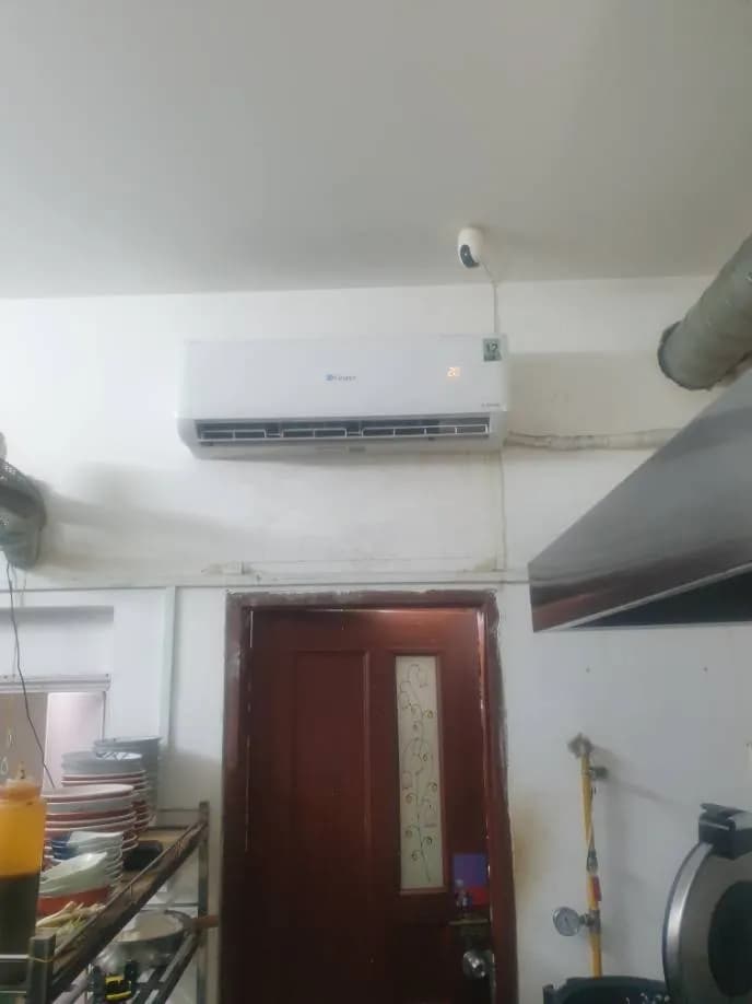 Sau khi hoàn thành sửa máy lạnh treo tường Casper tại Bình Thạnh — thợ Phan Chí Tâm