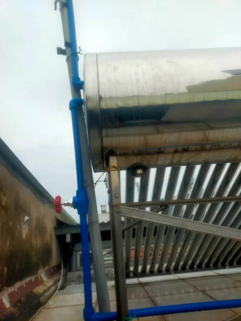 Sau khi hoàn thành sửa máy nước nóng năng lượng mặt trời tại Phường 9, Gò Vấp — thợ Lê Đăng Tuấn