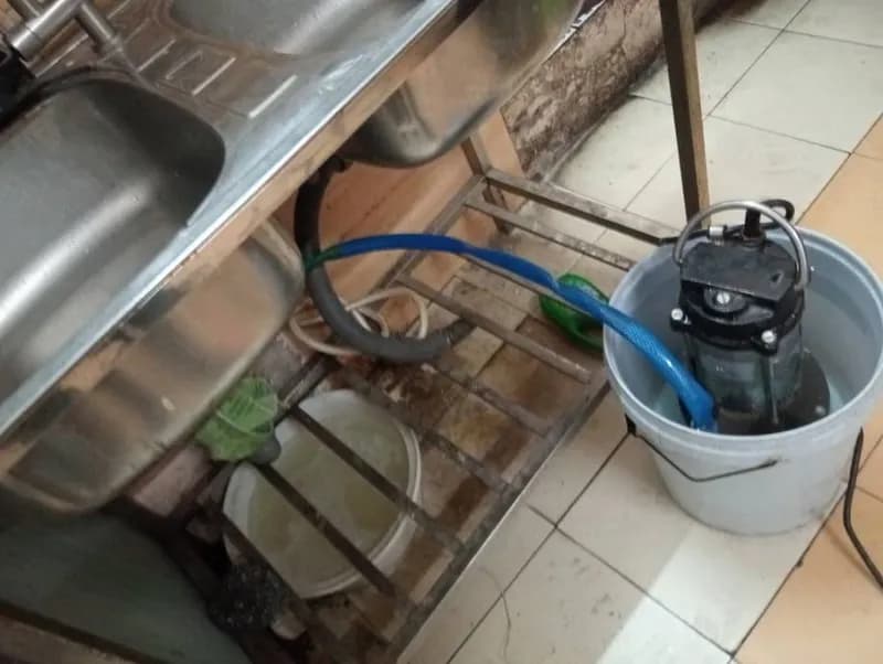 Trước sửa bồn rửa chén tại Phường 7, Bình Thạnh — thợ Võ Hồng Hải