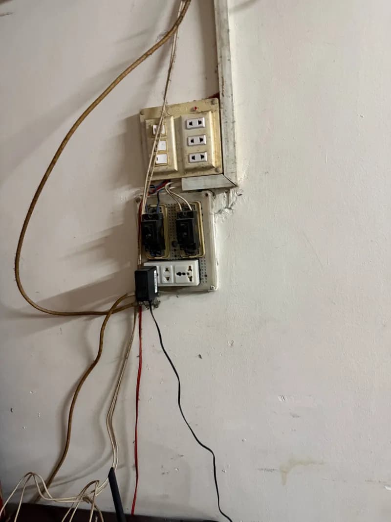 Thay thế bóng đèn và ổ cắm điện tại phường Chợ Lớn, Quận 5 tại phường Chợ Lớn, Quận 5