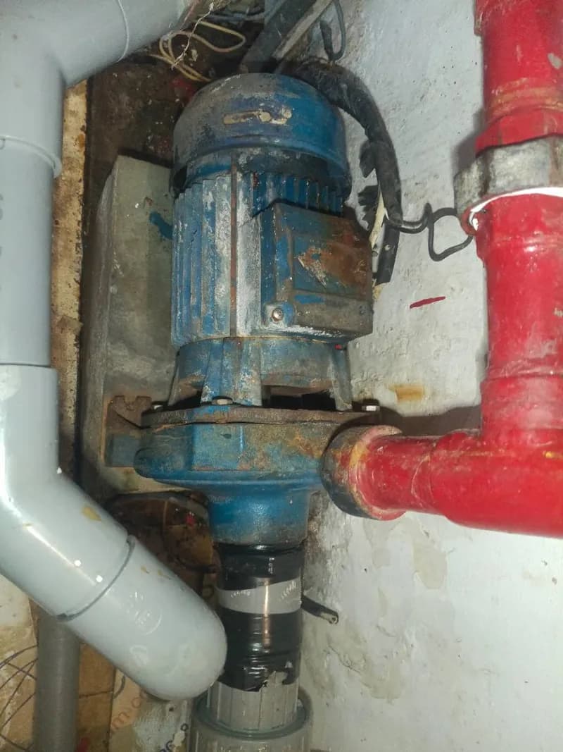 Trước sửa máy bơm nước tại phường tân định, Quận 1 — thợ Trần Ngọc Tùng