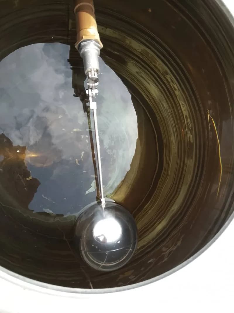 Sau khi hoàn thành sửa phao cơ bồn nước Yonpas tại xã Hiệp Phước, Nhà Bè — thợ Đỗ Văn Nhiều (5 sao)