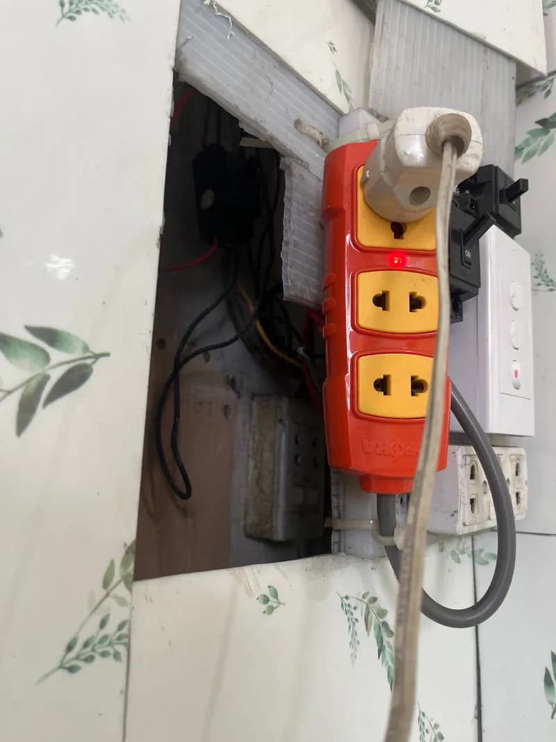 Trước sửa ổ cắm điện Panasonic tại Quận 6 — thợ Nguyễn Thành Trọng