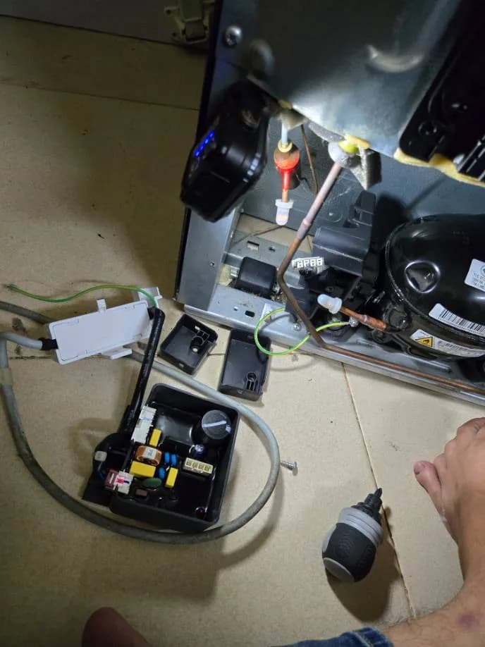 Trước sửa tủ lạnh tại P.HCM, Bình Thạnh — thợ Lê Hữu Lộc