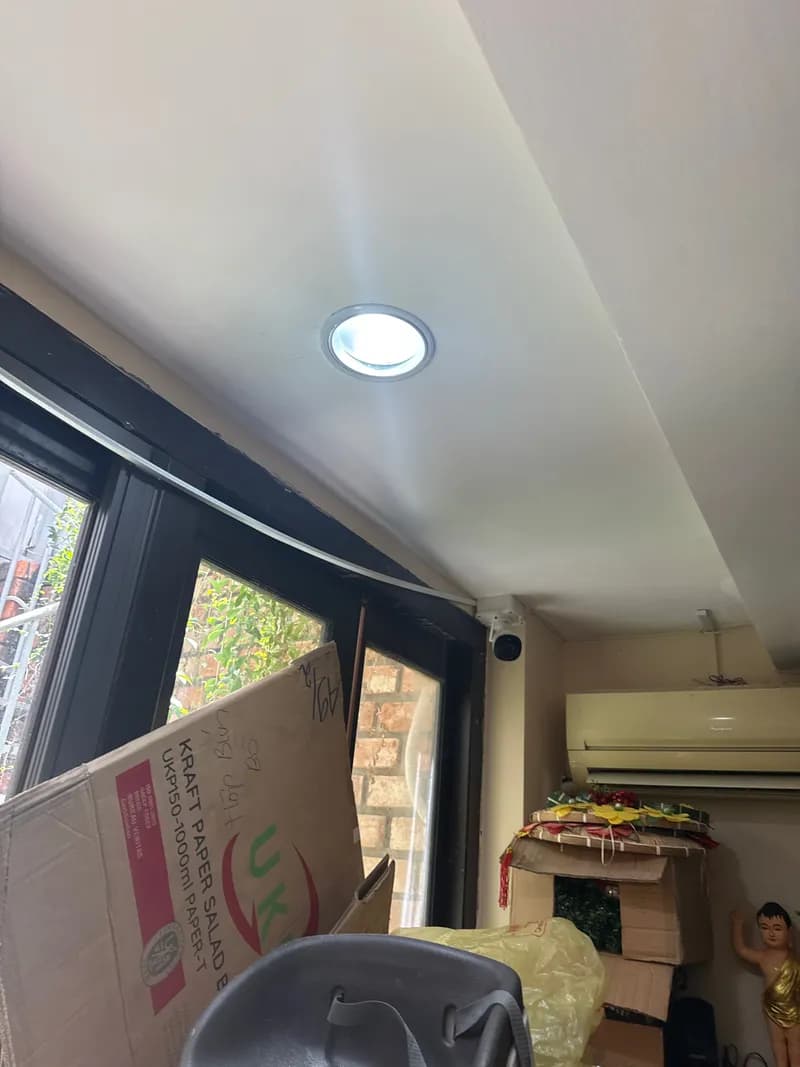 Sau khi hoàn thành sửa đèn LED Philips tại Phường Xuân Hòa, Quận 3 — thợ Hoàng Anh Tùng