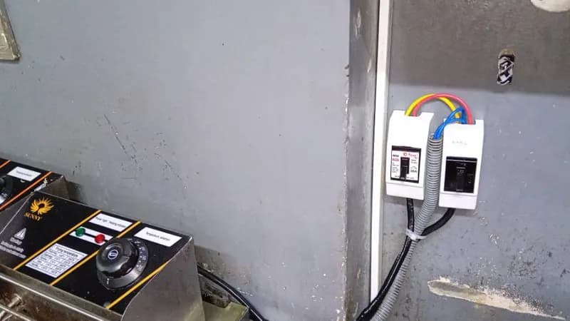 Sau khi hoàn thành sửa bếp chiên nhúng Sunny tại Bình Thạnh — thợ Trần Văn Khanh
