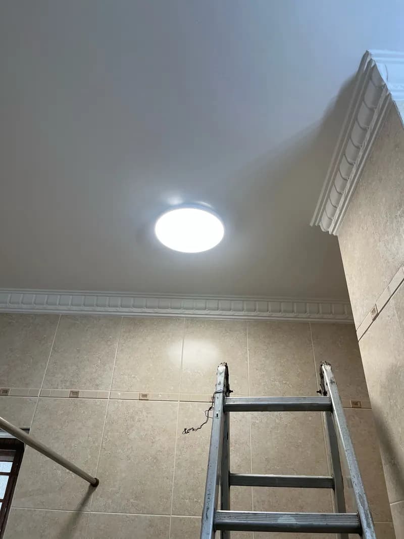 Sau khi hoàn thành sửa đèn LED Philips tại Quận 3 — thợ Đặng Văn Thịnh