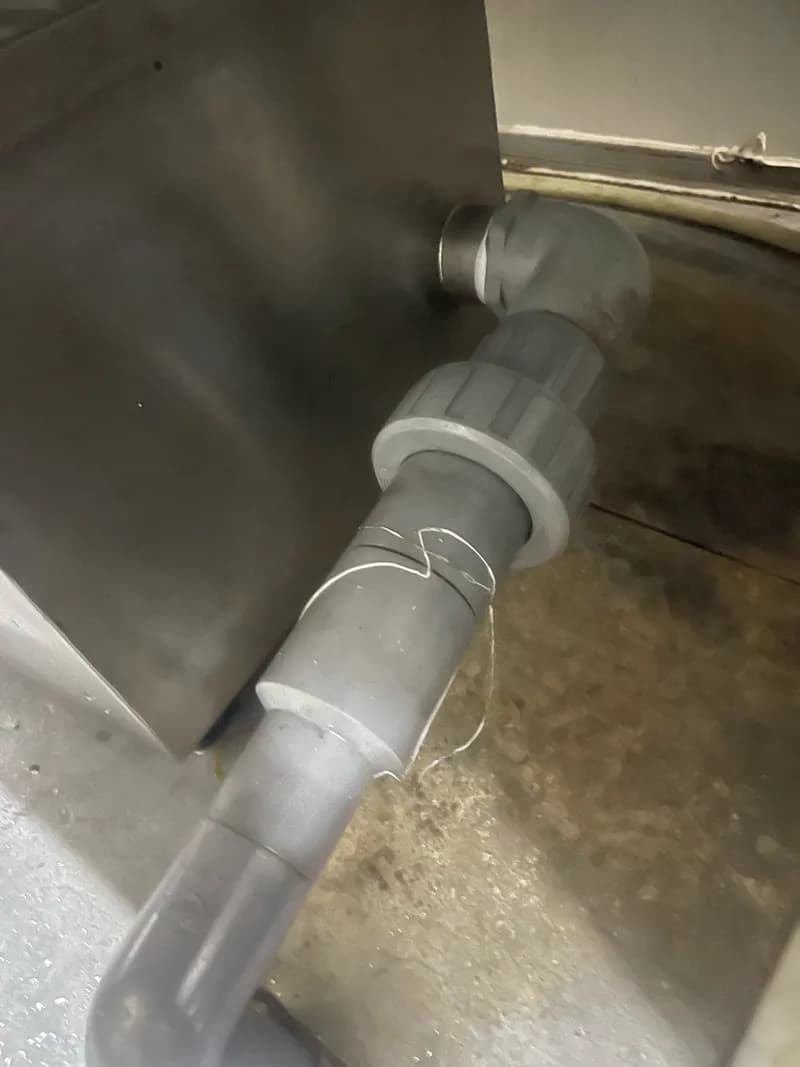Sau khi hoàn thành sửa hệ thống điện Schneider tại Hóc Môn — thợ Nguyễn Quốc Bảo