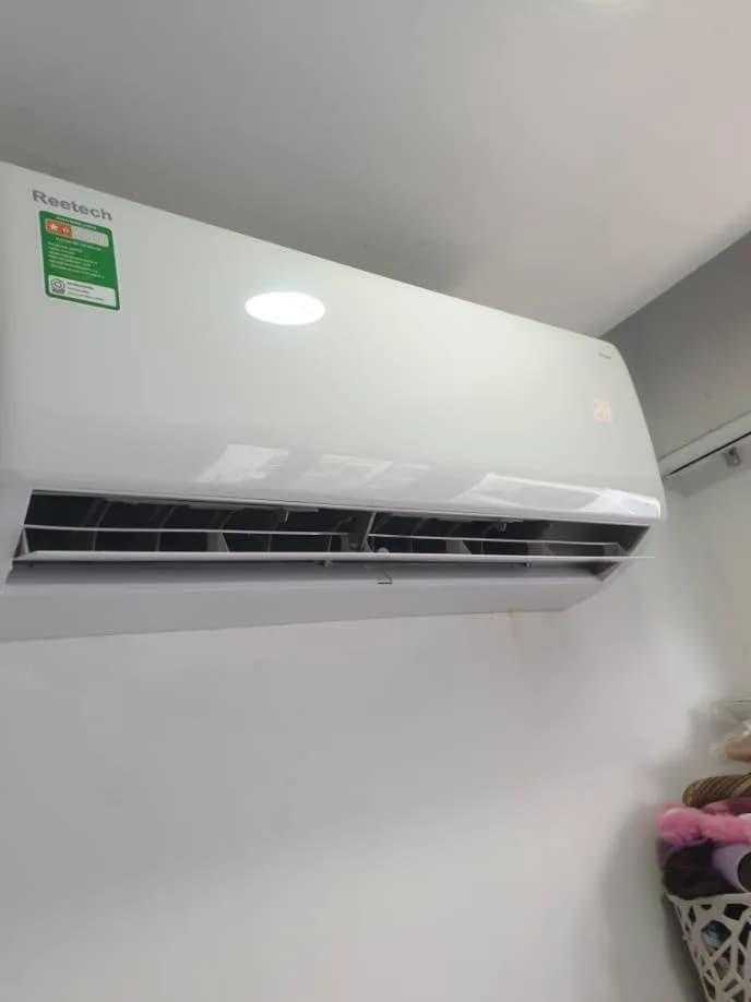 Trước sửa máy lạnh treo tường Reetech tại Bình Thạnh — thợ Phan Chí Tâm
