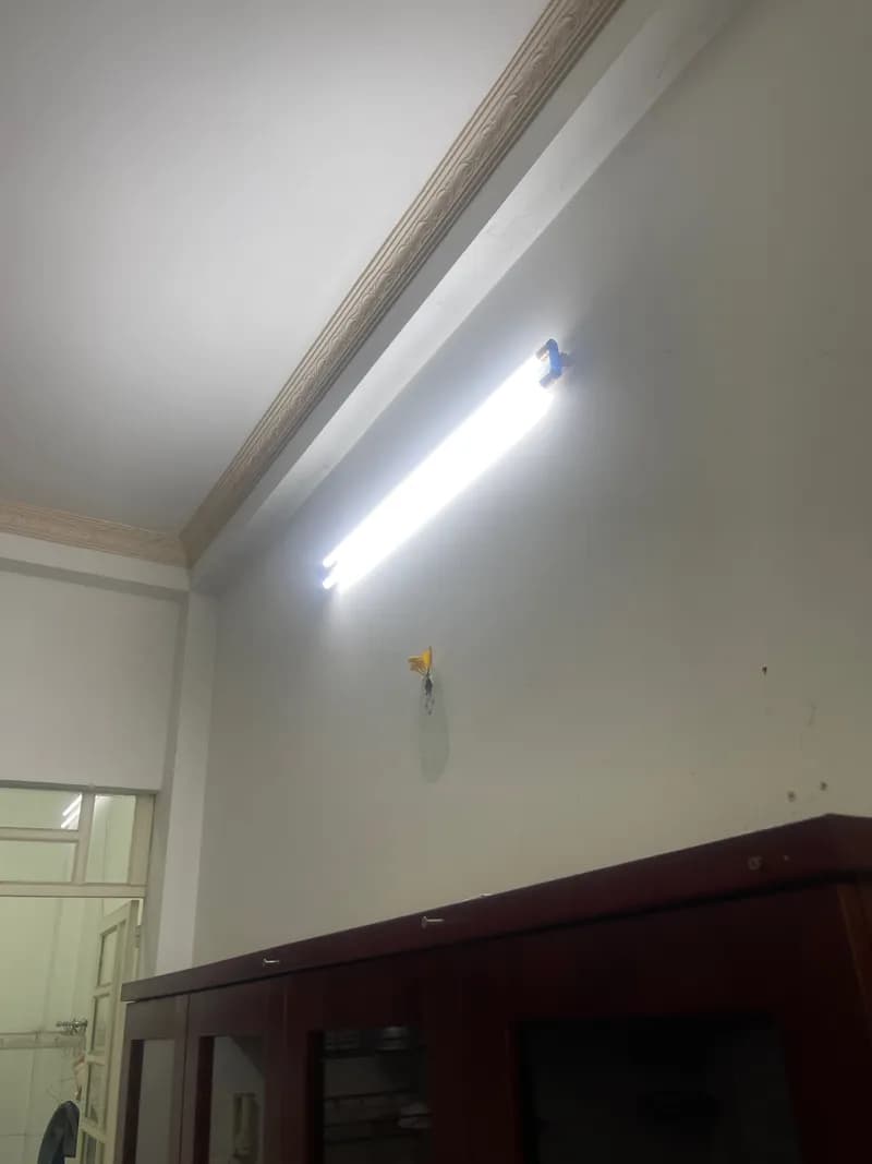 Sau khi hoàn thành sửa đèn LED tại Phường Bình Hưng Hòa B, Bình Tân — thợ Nguyễn Quốc Bảo