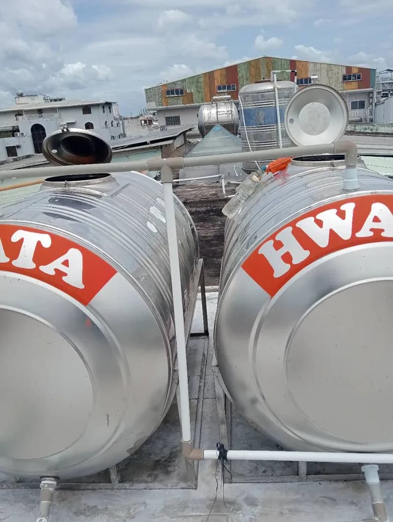 Trước sửa bồn nước inox Hwata tại Phường 8, Quận 11 — thợ Võ Hồng Hải