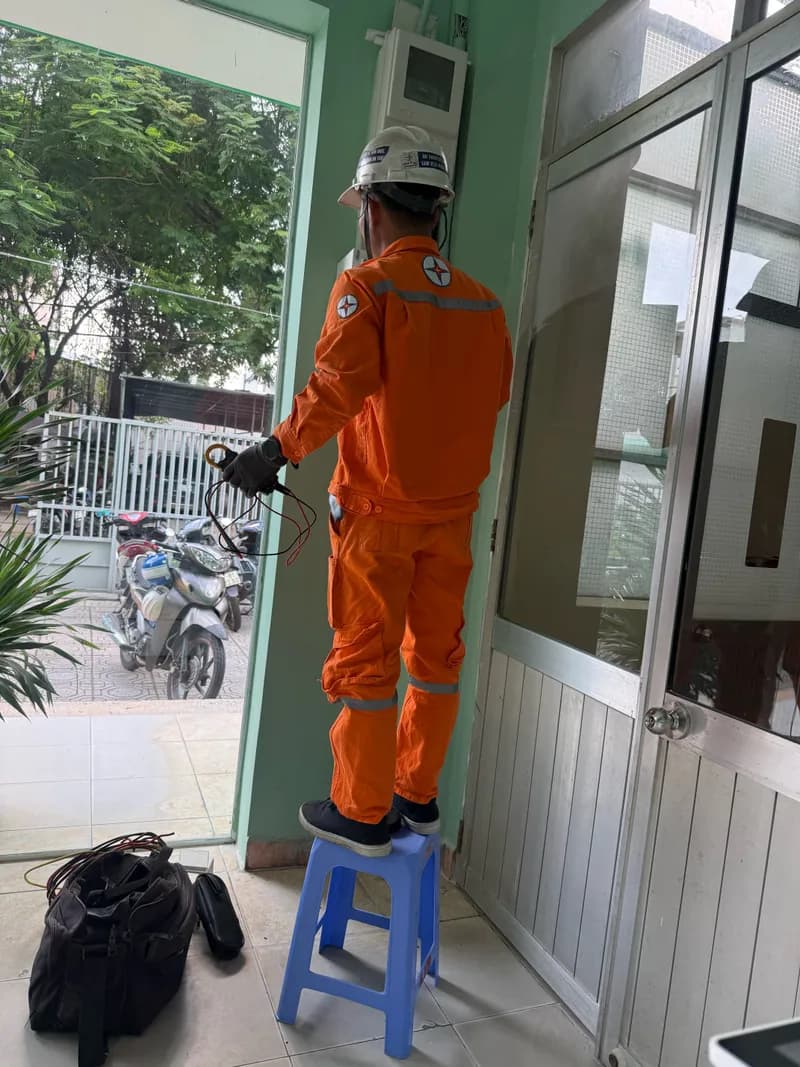 Sau khi hoàn thành sửa CB/aptomat Schneider tại Phường Bình Trị Đông, Bình Tân — thợ Hồ Như Vũ