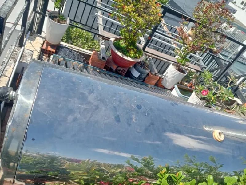Sau khi hoàn thành sửa bình nước nóng năng lượng mặt trời tại Quận 6 — thợ Võ Hồng Hải