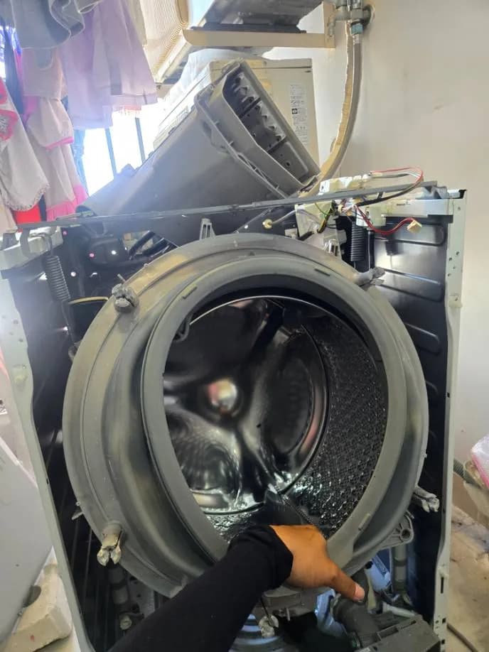 Trước sửa máy giặt cửa ngang Electrolux tại Tân Bình — thợ Lê Hữu Lộc