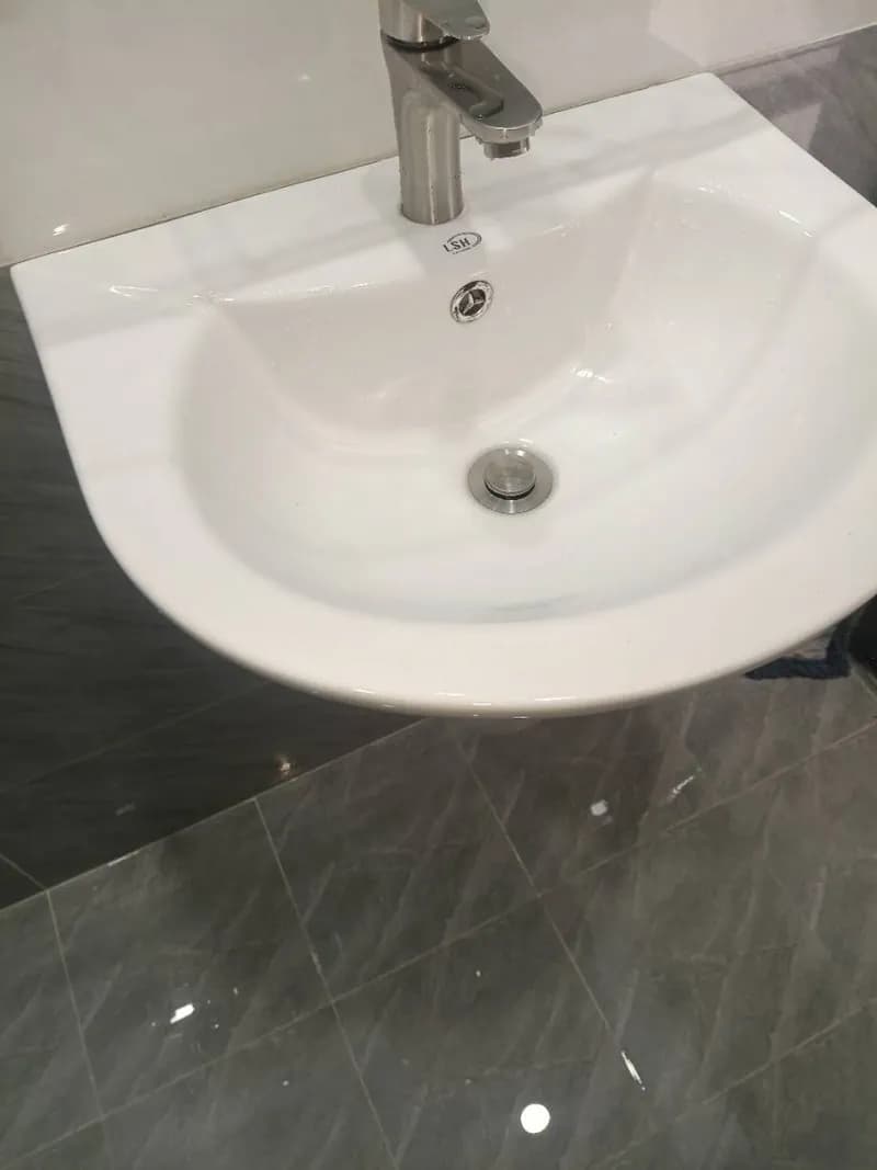 Thay thế bộ xả lavabo LSH bị rò rỉ nước tại TPHCM tại TPHCM