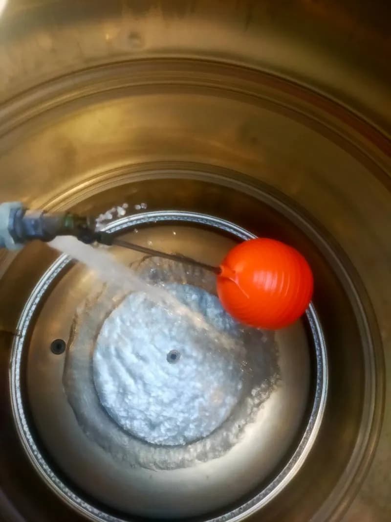 Sau khi hoàn thành sửa bồn nước inox tại Bình Thạnh — thợ Lê Đăng Tuấn