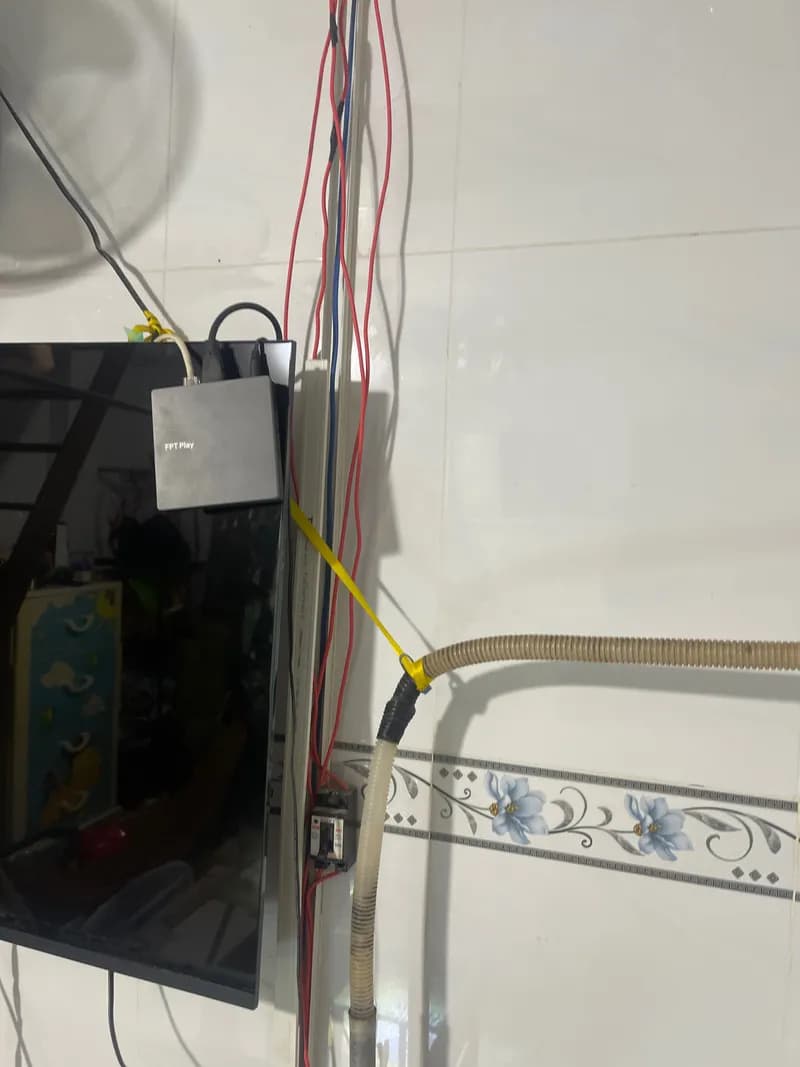 Trước sửa aptomat Schneider tại Bình Tân — thợ Nguyễn Quốc Bảo