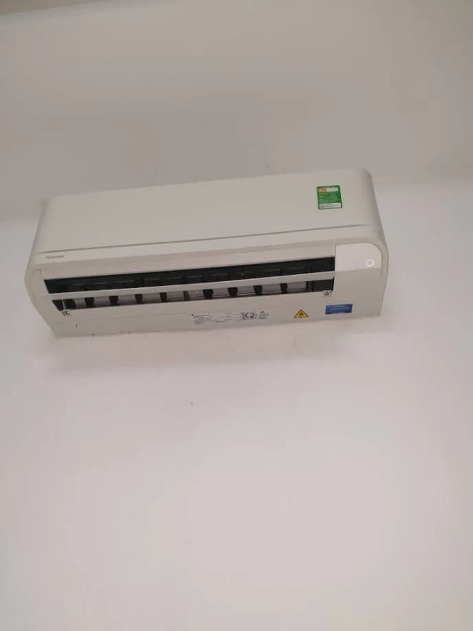 Sau khi hoàn thành sửa máy lạnh treo tường Toshiba tại P.HCM, Bình Thạnh — thợ Phan Chí Tâm