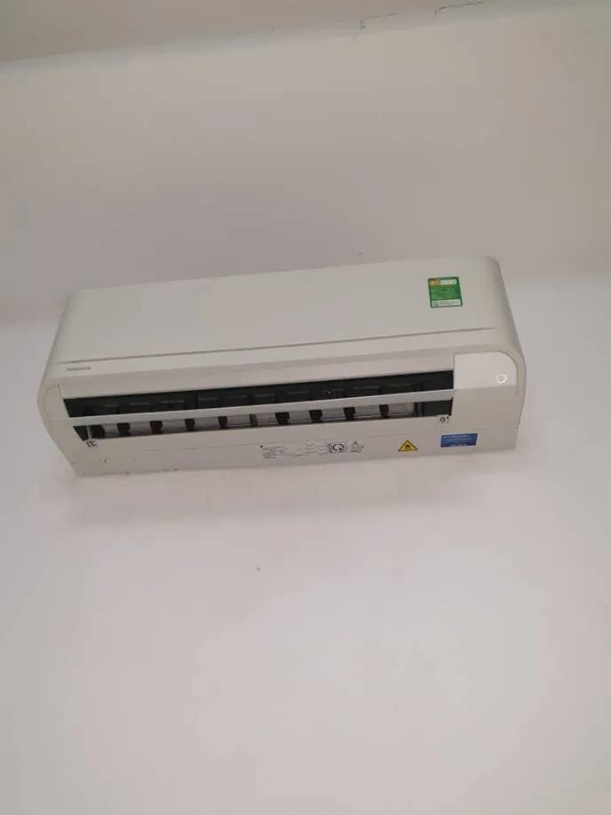 Trước sửa máy lạnh treo tường Toshiba tại P.HCM, Bình Thạnh — thợ Phan Chí Tâm
