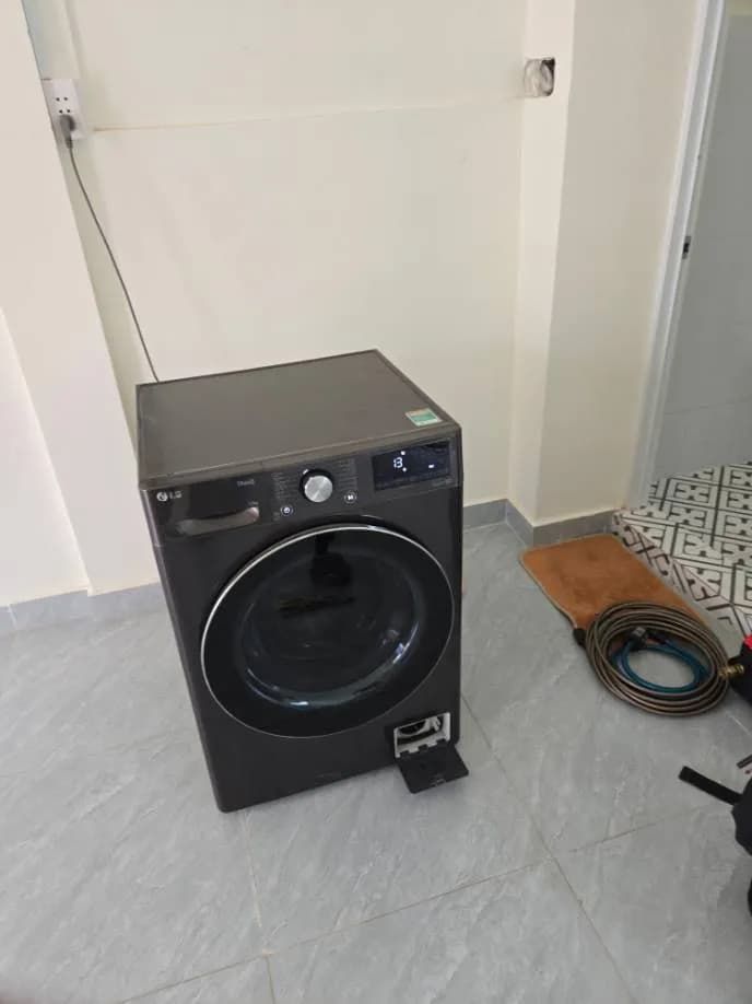 Trước sửa máy giặt cửa trước LG tại P.HCM, Quận 11 — thợ Lê Hữu Lộc