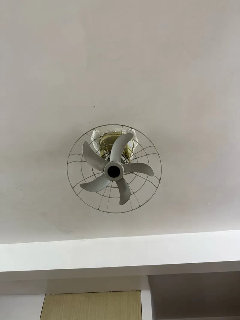 Trước sửa quạt trần tại phường tây thạnh, Tân Phú — thợ Nguyễn Thành Trọng