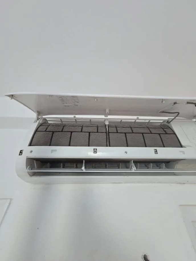 Trước sửa máy lạnh treo tường Aqua tại Quận 12 — thợ Lê Hữu Lộc