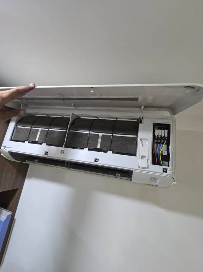 Sau khi hoàn thành sửa máy lạnh treo tường tại Bình Thạnh — thợ Lê Hữu Lộc