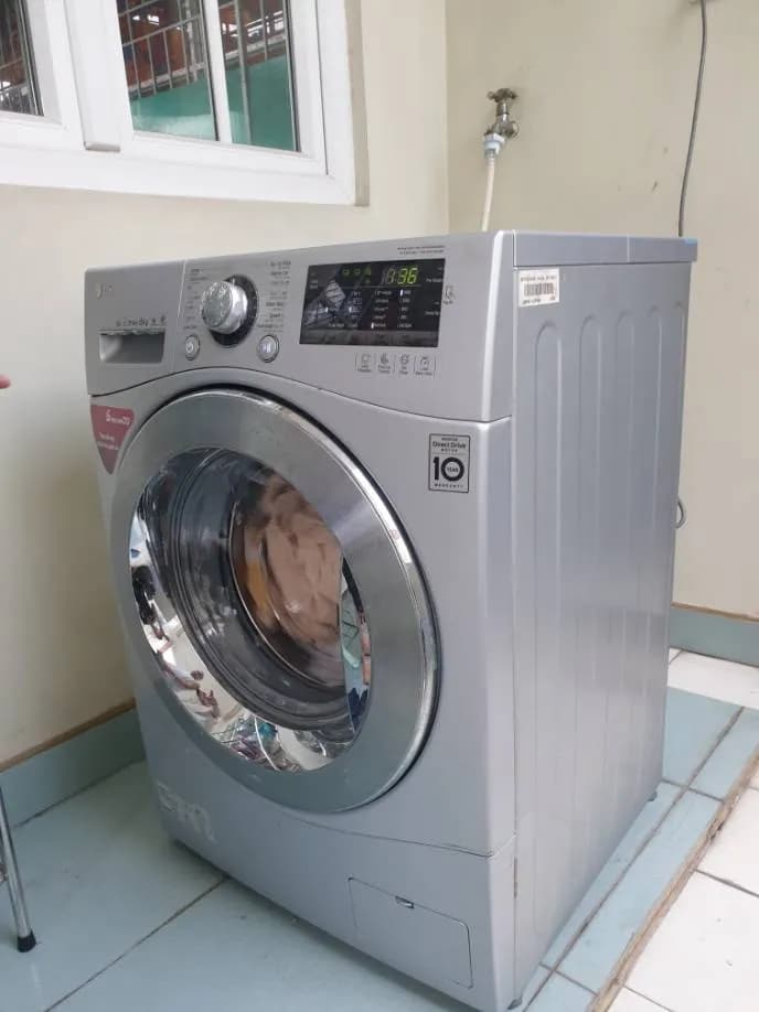 Sau khi hoàn thành sửa máy giặt cửa trước LG tại Quận 8 — thợ Phan Chí Tâm