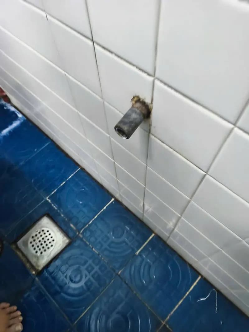 Thay ron cao su và chống thấm chân bồn cầu Quận 10 tại Quận 10