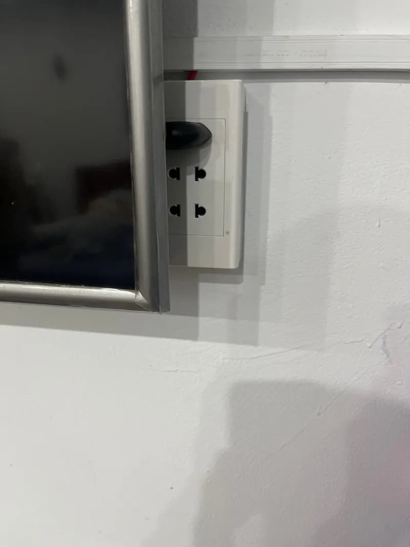 Sau khi hoàn thành sửa ổ cắm điện Panasonic tại phường Tân Định, Quận 1 — thợ Nguyễn Thành Trọng