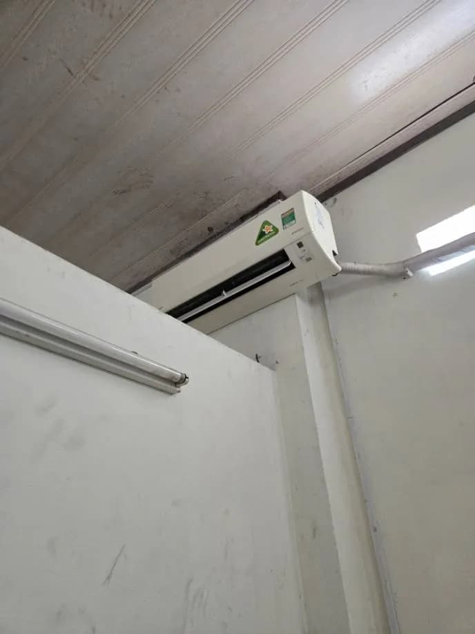 Sau khi hoàn thành sửa máy lạnh treo tường tại p.Phú Thạnh, Tân Phú — thợ Lê Hữu Lộc