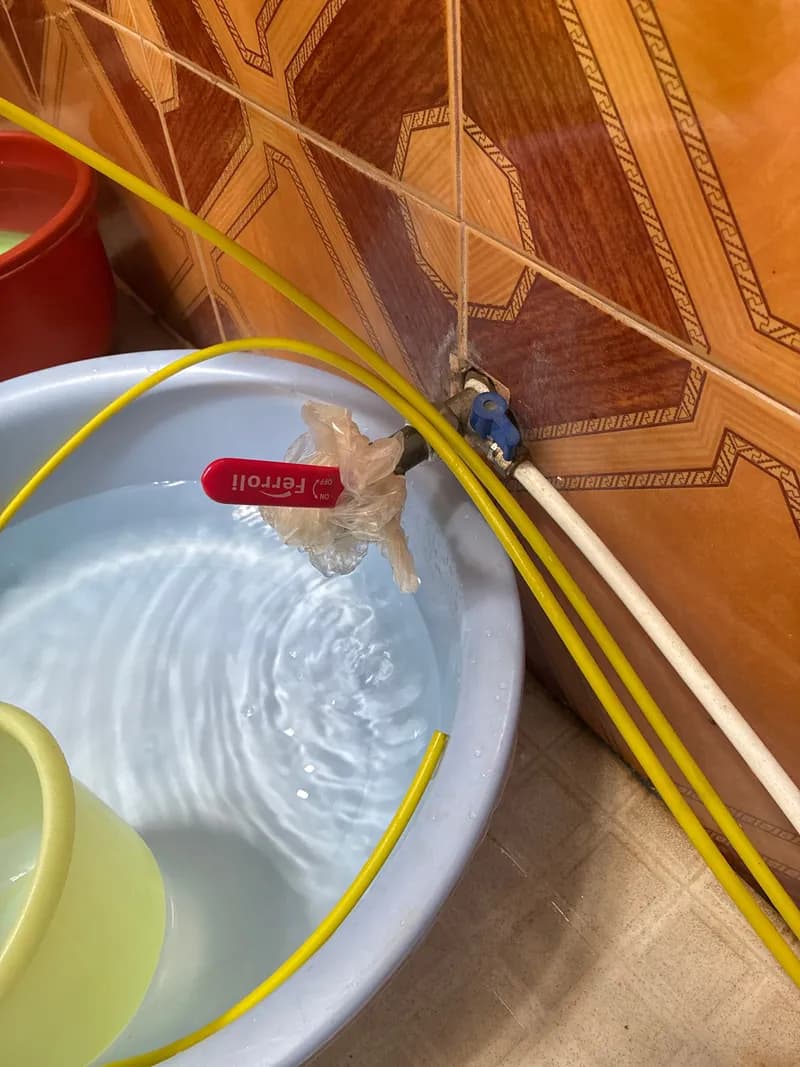 Trước sửa vòi nước Đạt Hòa tại Phú Nhuận — thợ Dương Oai