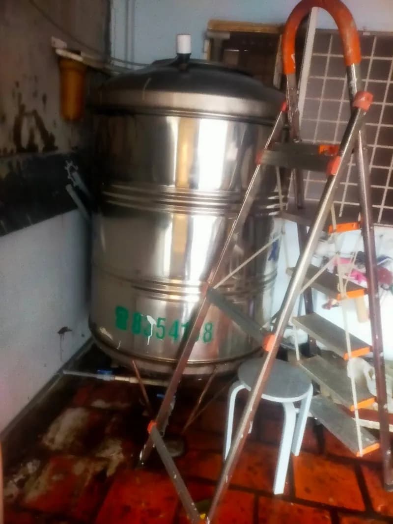 Trước sửa bồn nước inox tại TPHCM — thợ Lê Đăng Tuấn