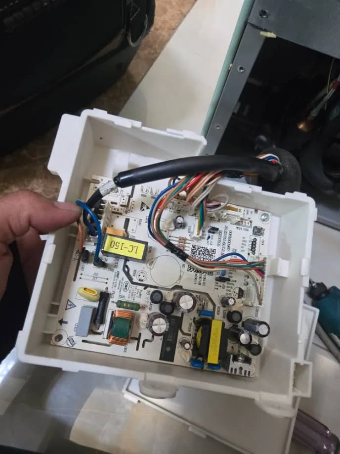 Trước sửa tủ lạnh tại P. Bình Trưng, Thủ Đức — thợ Lê Hữu Lộc