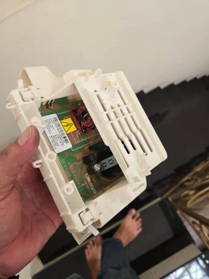 Trước sửa máy giặt cửa trước Electrolux tại Gò Vấp — thợ Lê Hữu Lộc