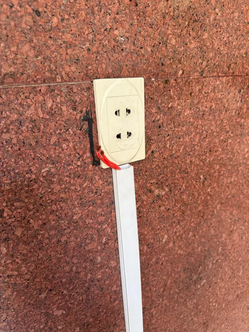 Trước sửa hệ thống dây điện tại Xã hội và Nhân văn - Đại học Quốc gia TP.HCM, Quận 1 — thợ Nguyễn Thành Trọng