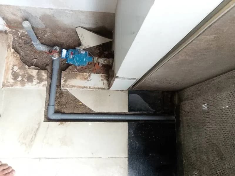 Sau khi hoàn thành sửa đường ống nước tại Phường Thông Tây Hội, Gò Vấp — thợ Trương Công Việt Trân
