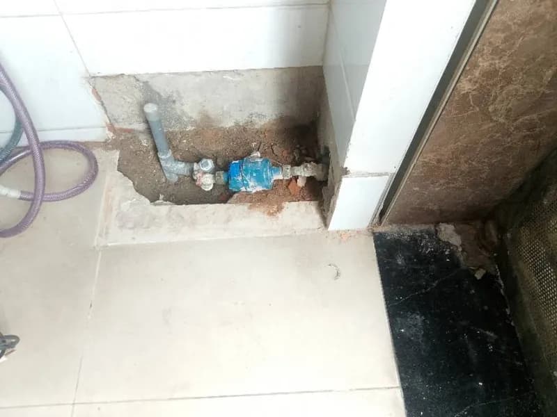 Trước sửa đường ống nước tại Phường Thông Tây Hội, Gò Vấp — thợ Trương Công Việt Trân