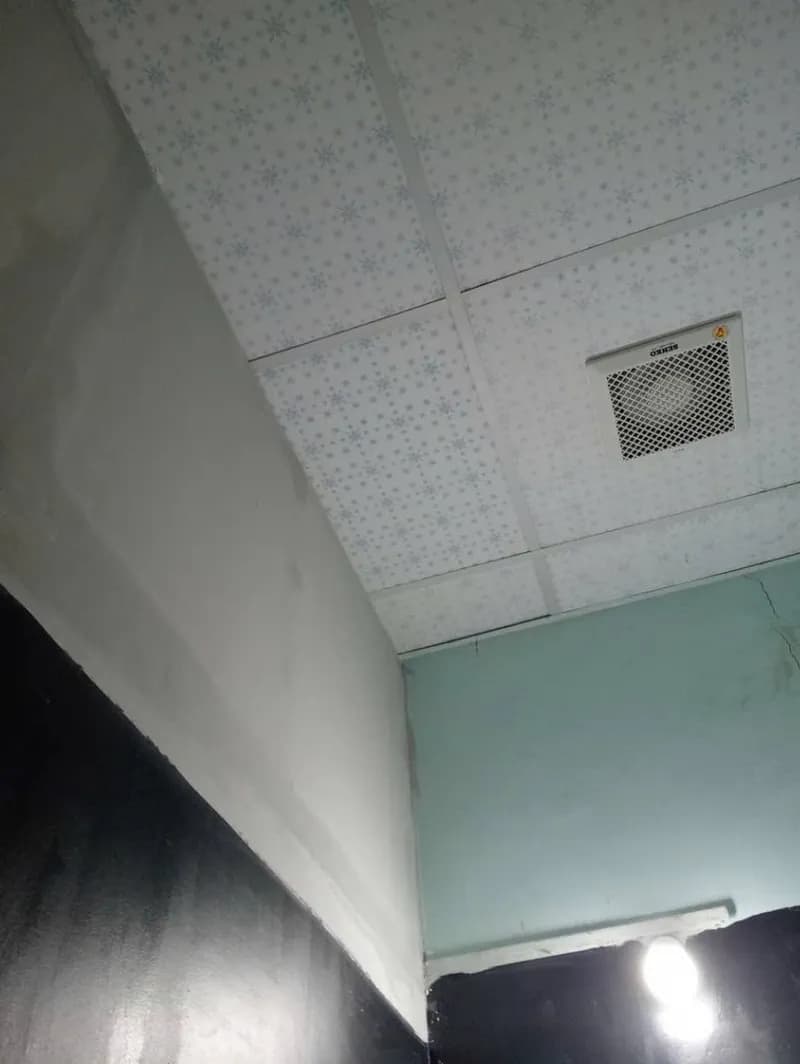 Sau khi hoàn thành sửa quạt hút âm trần Senko tại Tân Phú — thợ Bùi Văn Bảo