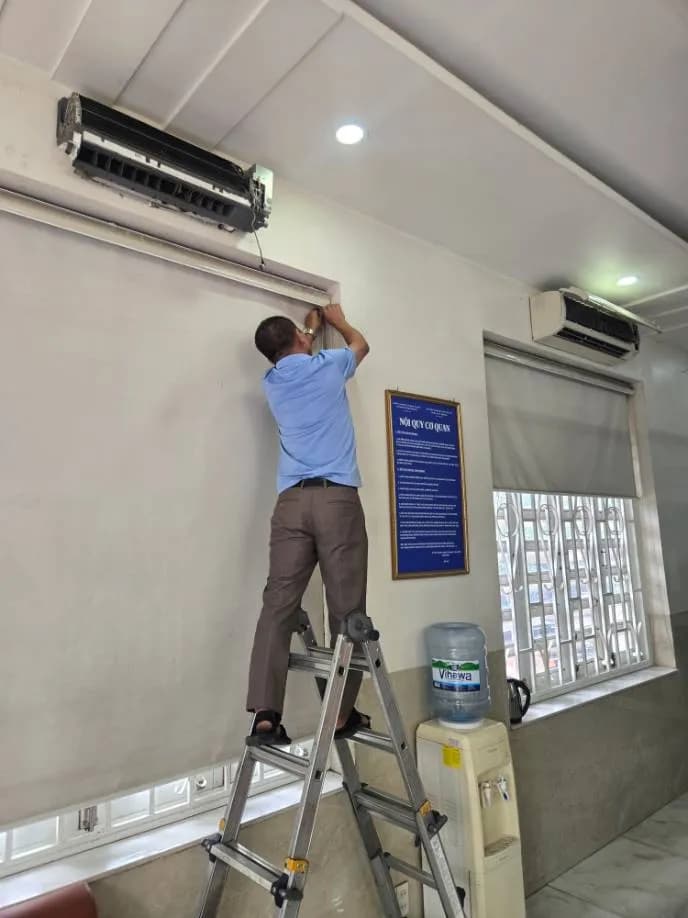 Trước sửa máy lạnh treo tường tại Bình Thạnh — thợ Lê Hữu Lộc