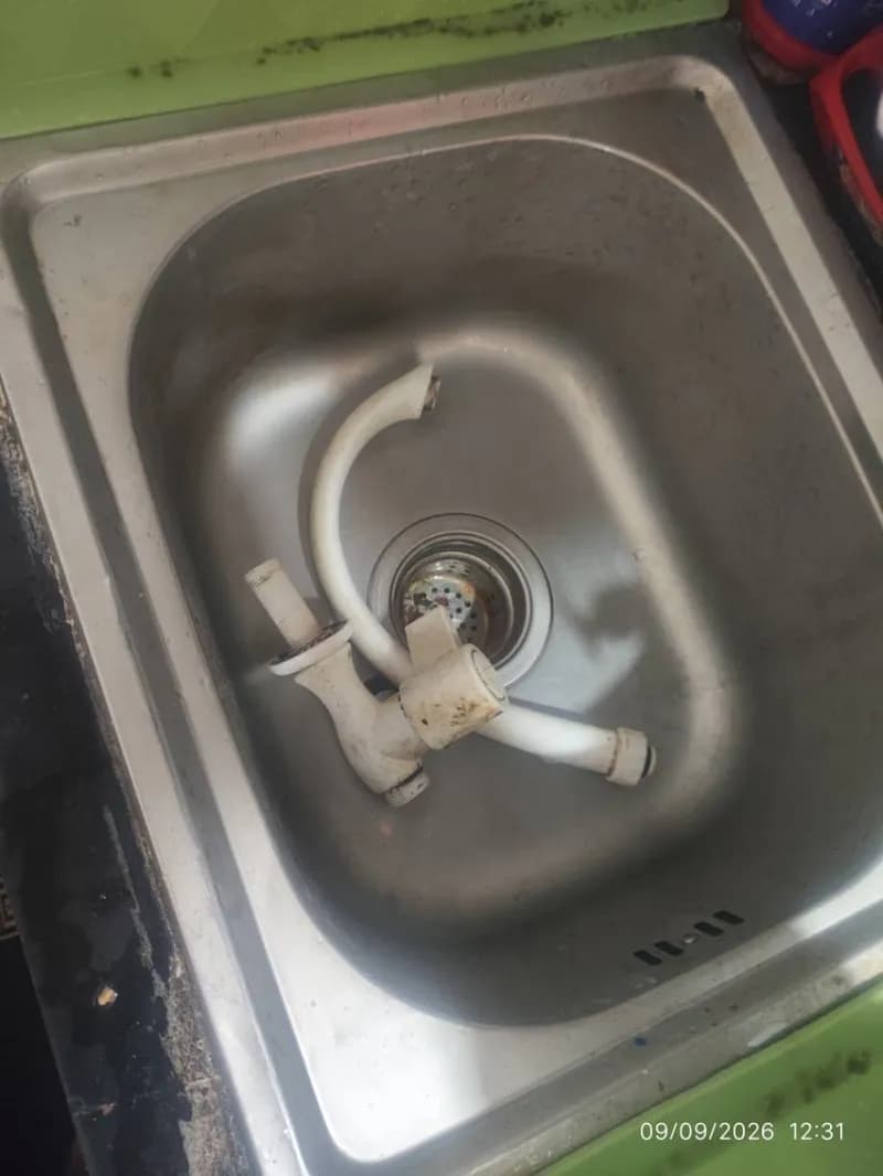 Trước sửa vòi rửa chén tại Phường Tân Phú, Tân Phú — thợ Nguyễn Hoàng Khánh