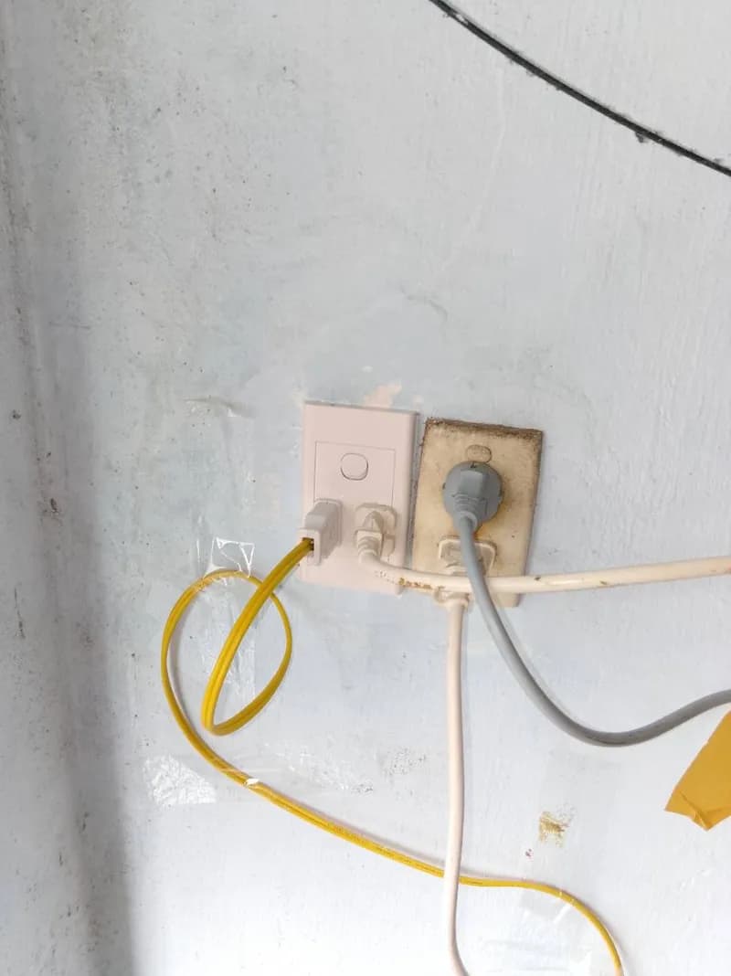 Thay thế ổ cắm điện âm tường Panasonic tại quận Tân Phú tại Tân Phú