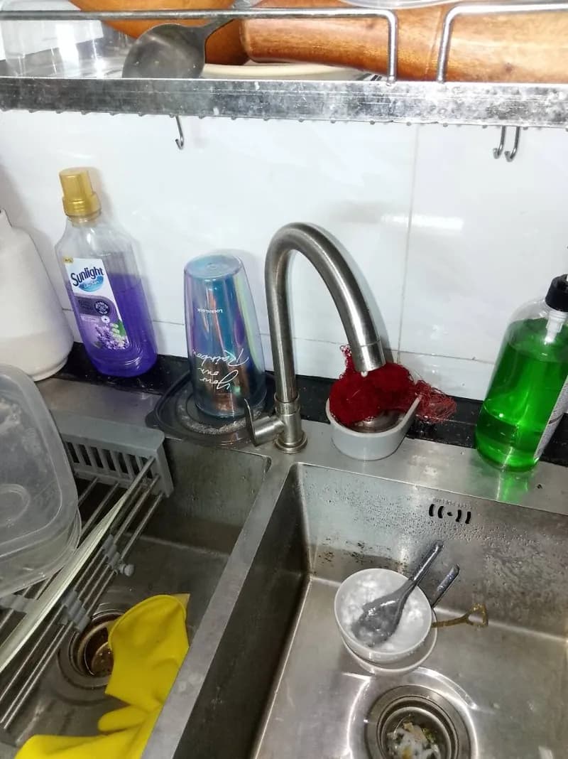 Trước sửa vòi nước bồn rửa chén tại TPHCM — thợ Trương Công Việt Trân