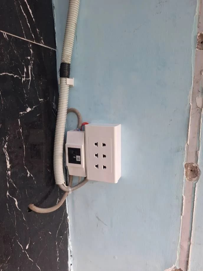 Sau khi hoàn thành sửa ổ cắm điện Schneider tại Phường Tân Mỹ, Quận 7 — thợ Trần Quốc Đông