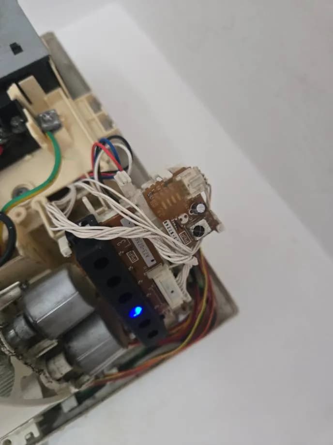 Trước sửa máy lạnh treo tường Panasonic tại Tân Phú — thợ Lê Hữu Lộc