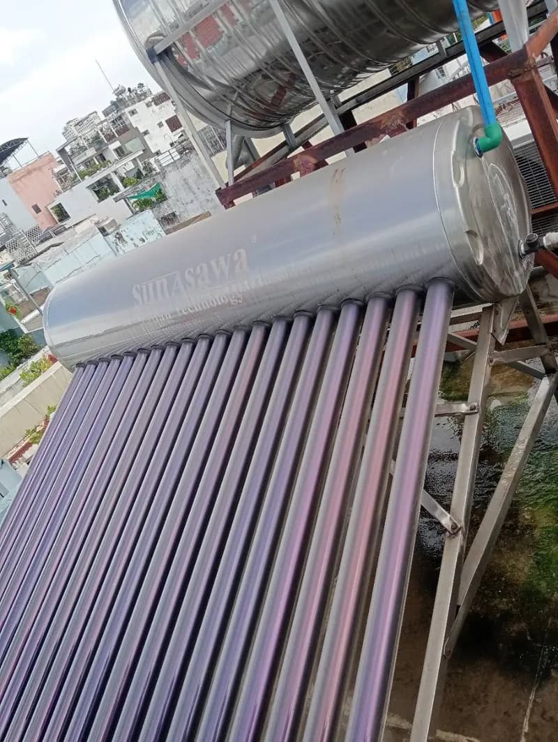 Sau khi hoàn thành sửa máy nước nóng năng lượng mặt trời Sunasawa tại TPHCM — thợ Võ Hồng Hải