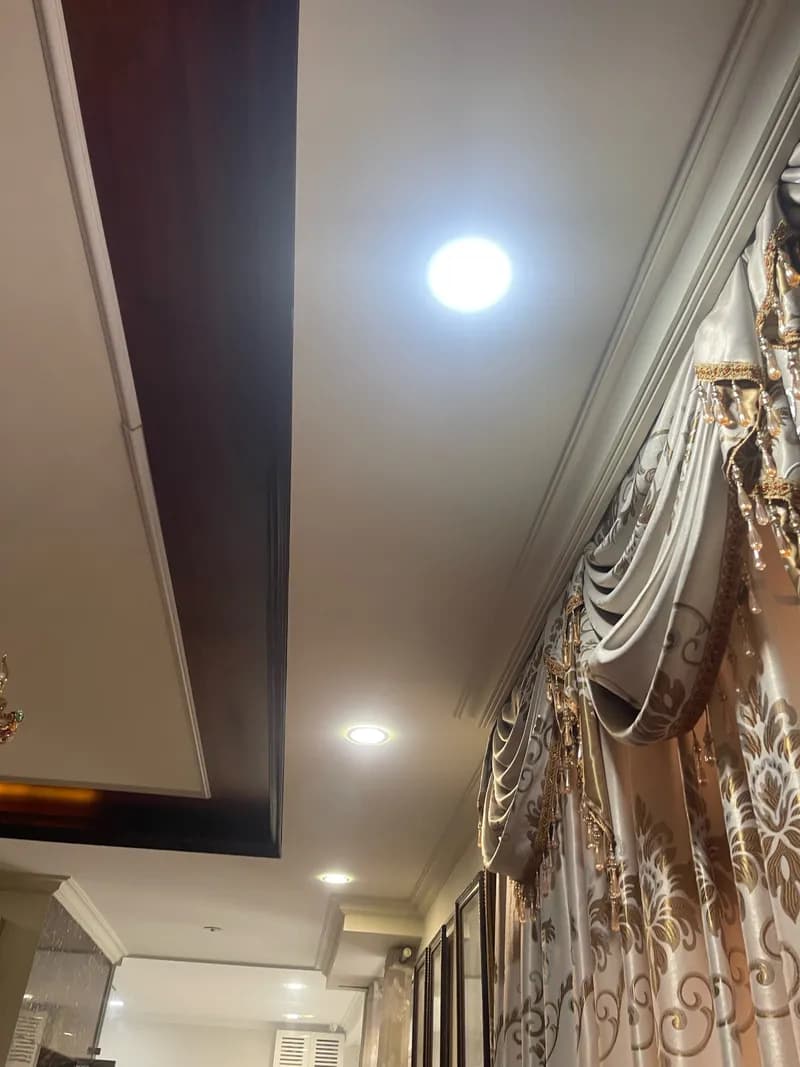 Sau khi hoàn thành sửa đèn âm trần tại Tân Phú — thợ Nguyễn Quốc Bảo